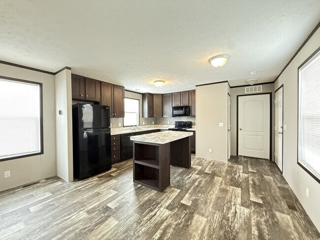 Photo - 10610 State Rte 762