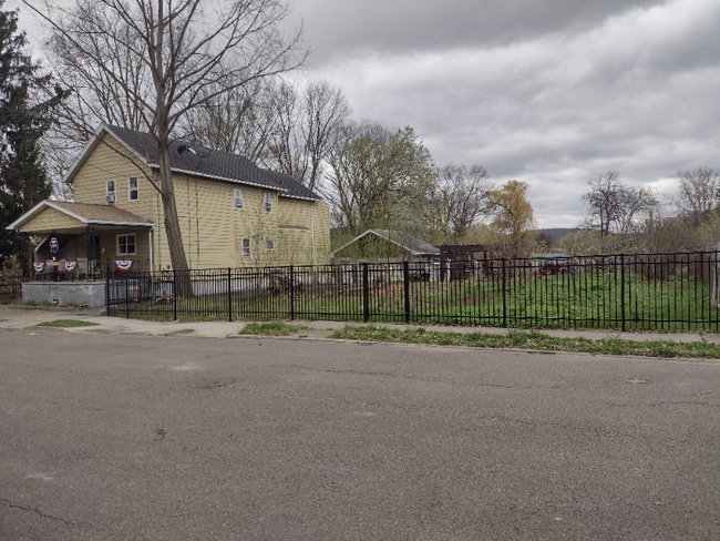 Photo - 5 Varick St Unit 2 Flr. Rm 3