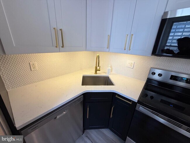 Photo - 2008 Chestnut St Unit #4