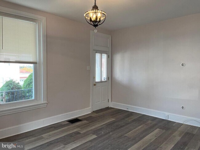 Photo - 152 Rockland Ave