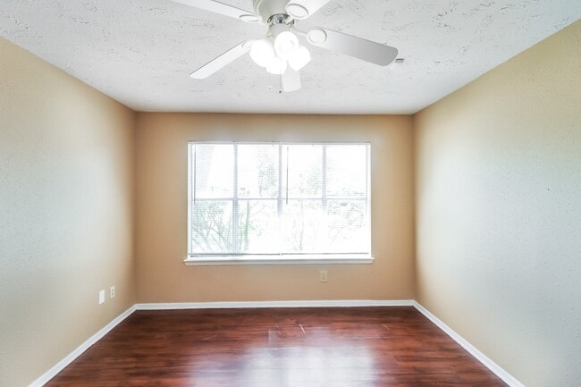 Photo - 13427 Boonway Dr