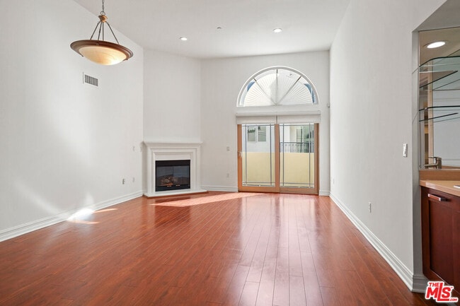 Photo - 1240 S Sherbourne Dr Unit ph5