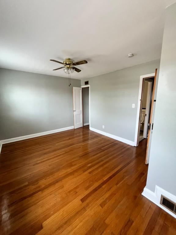 2327 13th Pl NE