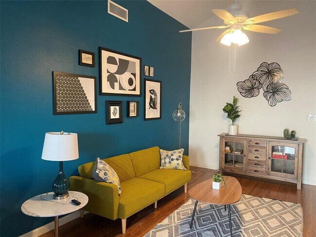 Photo - 5405 Brompton Cir