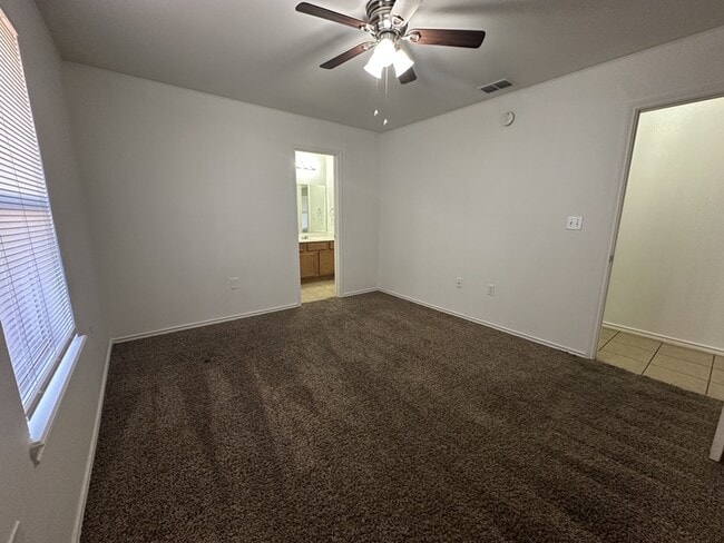 Photo - 303 N Chicago Ave