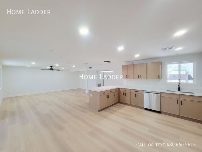 Photo - 1618 W Lamar Rd