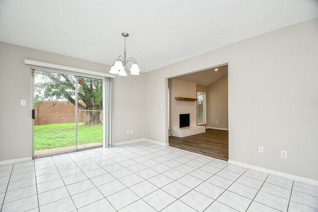 Building Photo - 11411 Pepperdine Ln