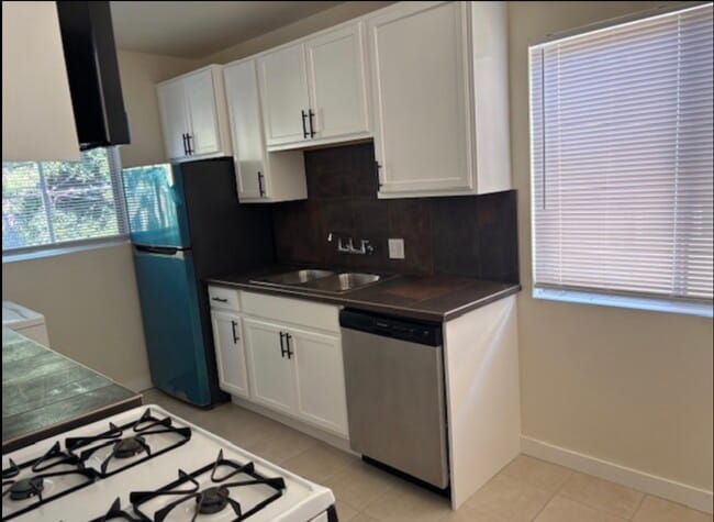 Building Photo - 9111 Cattaraugus Ave