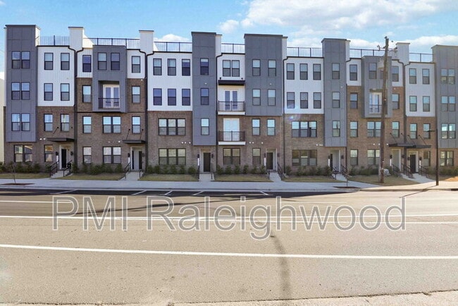 Building Photo - 1245 S Blount St Unit 201