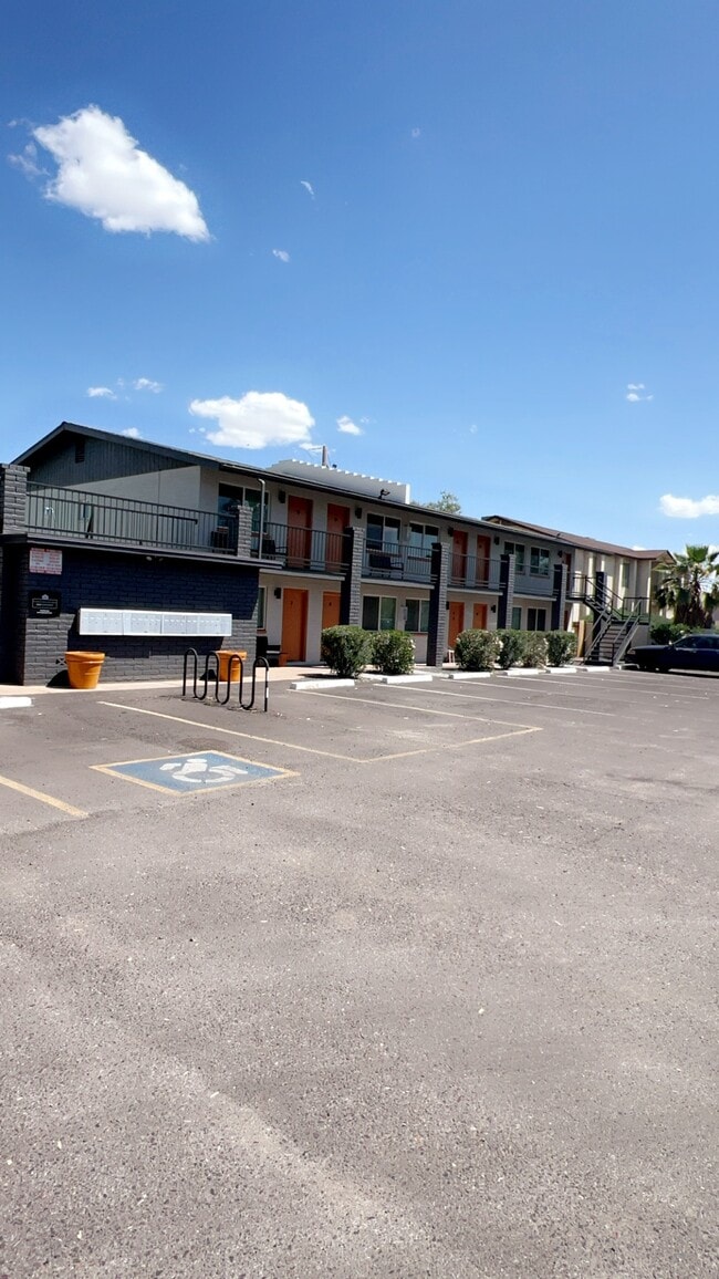 Photo - Spring Leaf Apartments