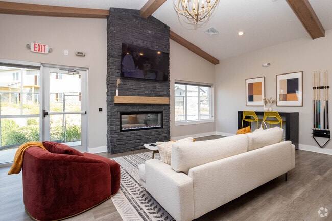 Clubhouse - Vestara 72