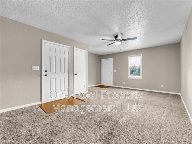 Photo - 1909 Chateau Dr