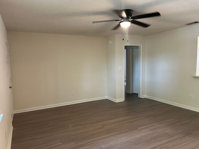 Photo - 1010 Wellington Dr