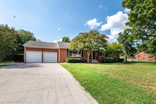 Photo - 1719 Scenic Dr