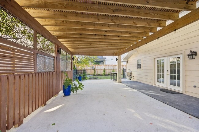 Photo - 2619 Eastgrove Ln