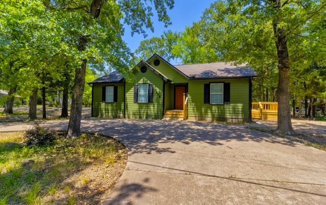 Building Photo - 1408 Riverside Dr Rental