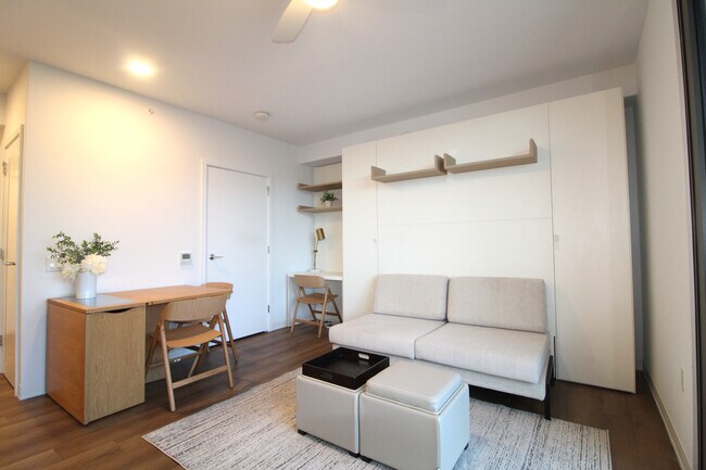 Photo - 987 Queen St Unit 3516