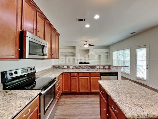 Photo - 106 E Cavendish Dr