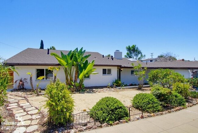Stylishly Updated 3Bdm 2Ba Main Home in San Diego - MI Special!