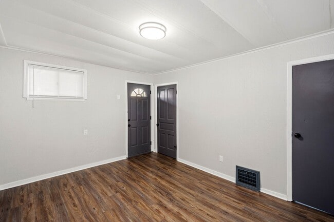Photo - Beautiful 2 Bedroom home in Whitaker available February 1!
