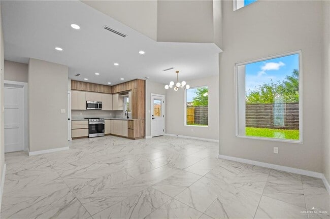 Photo - 24 Corales St
