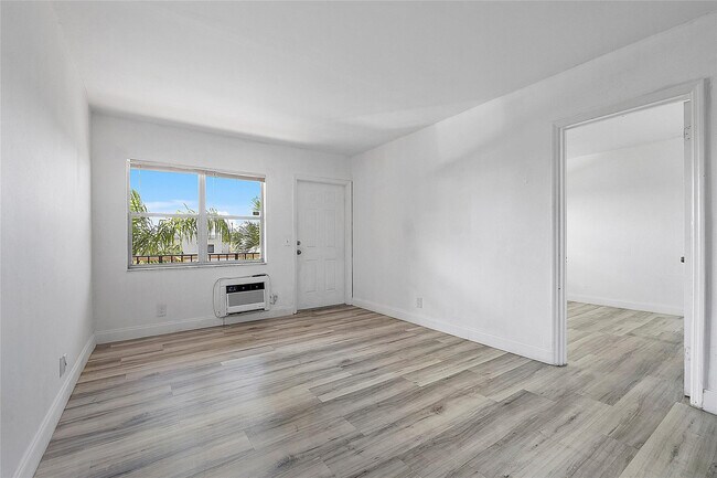 Photo - 1100 NE 9th Ave Unit 302