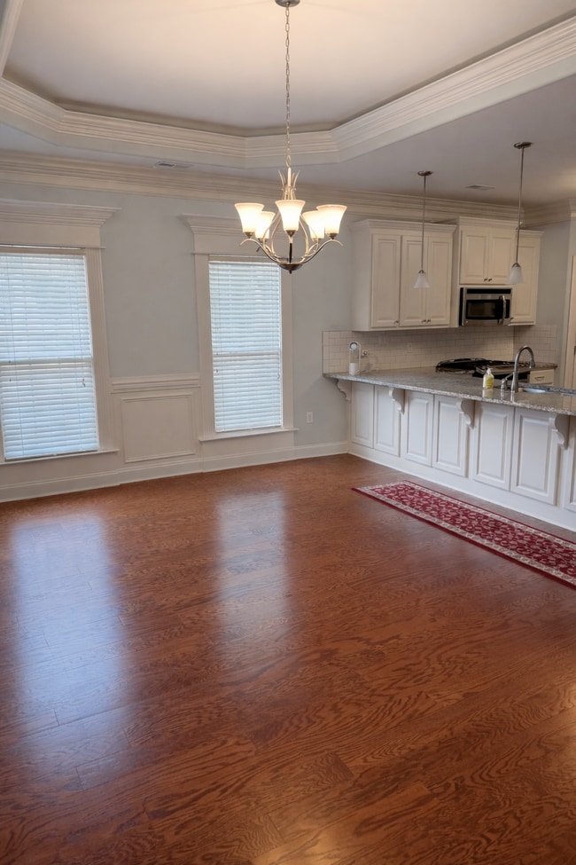 Comedor - 2627 Mountain Stream Way SE