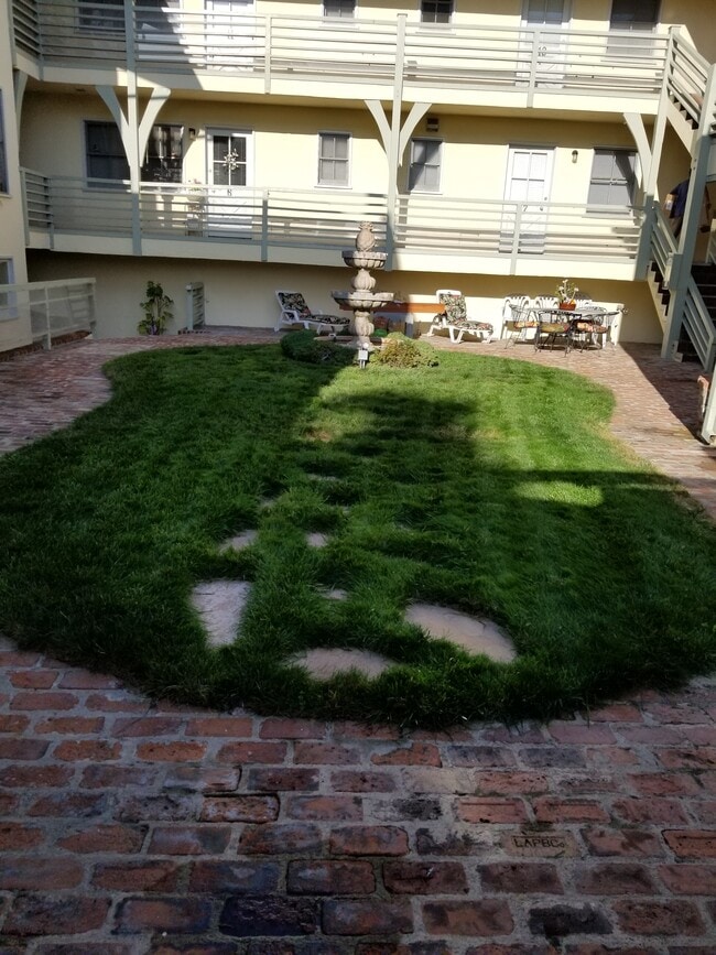 Photo - 427 Avenue G Ave Unit 8