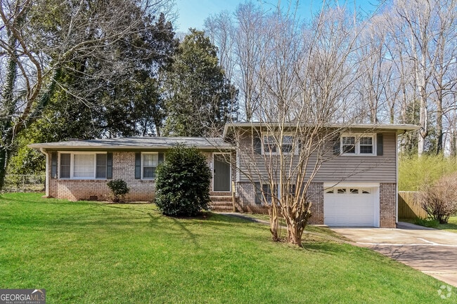 Building Photo - 5613 Woodland Dr Rental