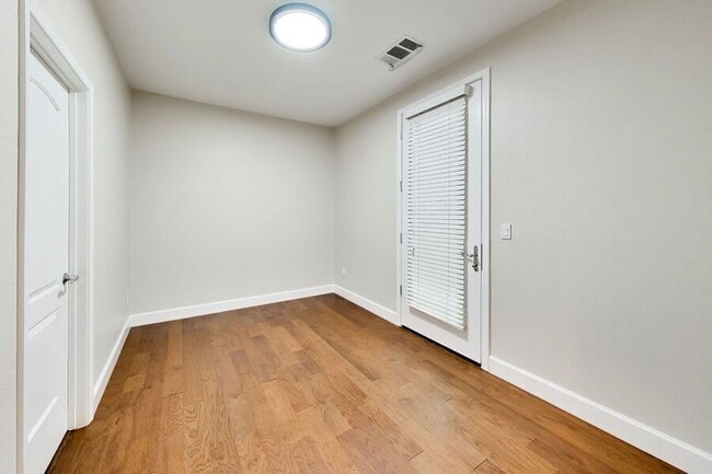 Photo - 485 Chagall St