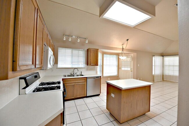 Photo - 3924 Newland Dr