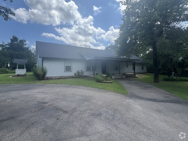 Building Photo - 11870 Spencer-Jones Rd Rental