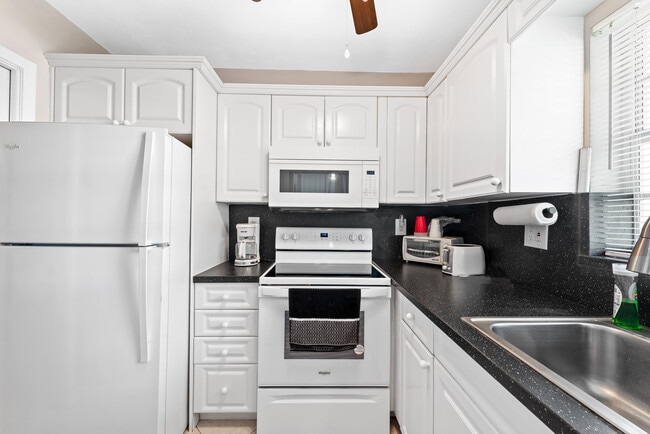 Photo - 2100 NE 38th St Unit 205