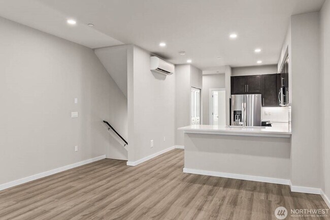 Photo - 3bd/2.5ba Lynnwood Townhome