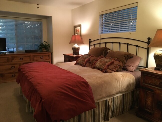 Photo - 1 E Village Cir