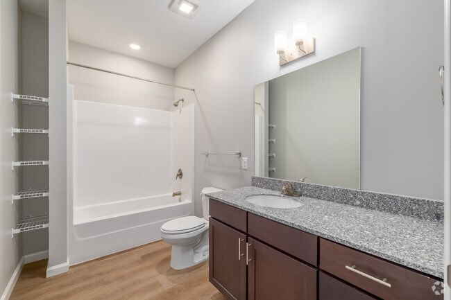 3BR, 2BA - 1,319SF - Bathroom