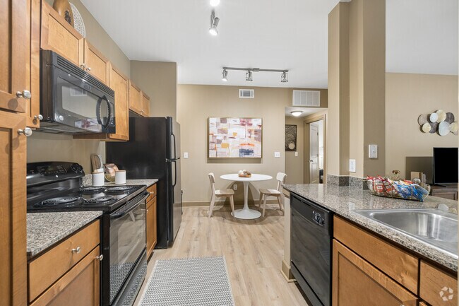 1BR, 1BA - 737SF - Kitchen