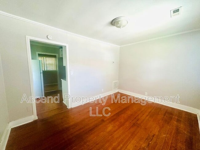 Building Photo - 5317 Spriggs St Unit B Rental