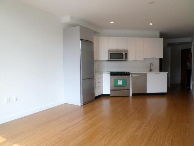 Building Photo - 118 Kingston St Unit 701