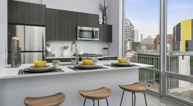 Photo - 942 W Huron St