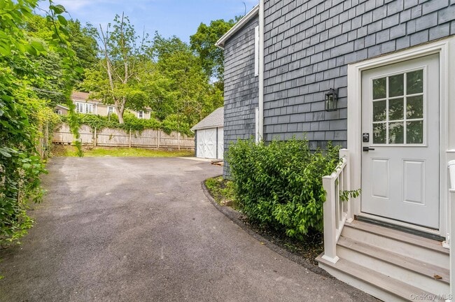 6 North St Unit 2