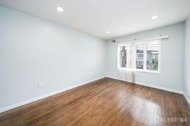 Photo - 22 Linden Ave