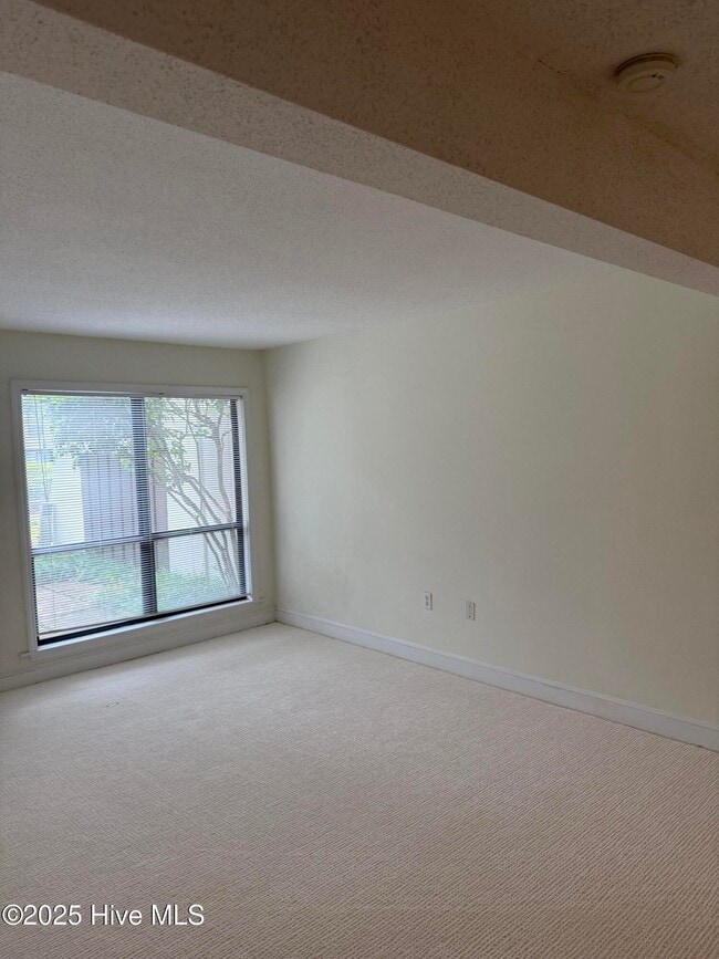 Photo - 155 Beaufort Ct