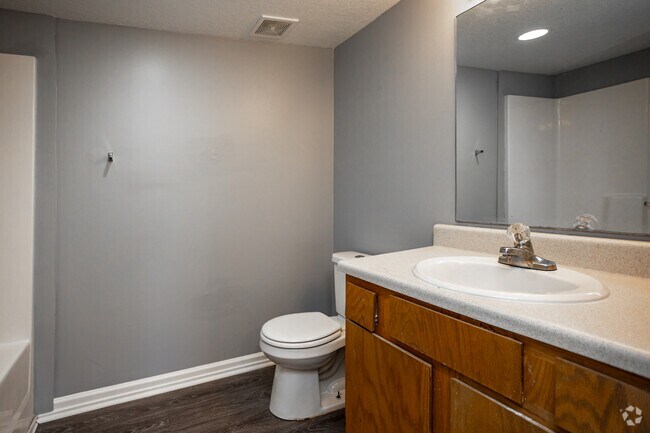 3 BR, 2 BA - 1,078SF