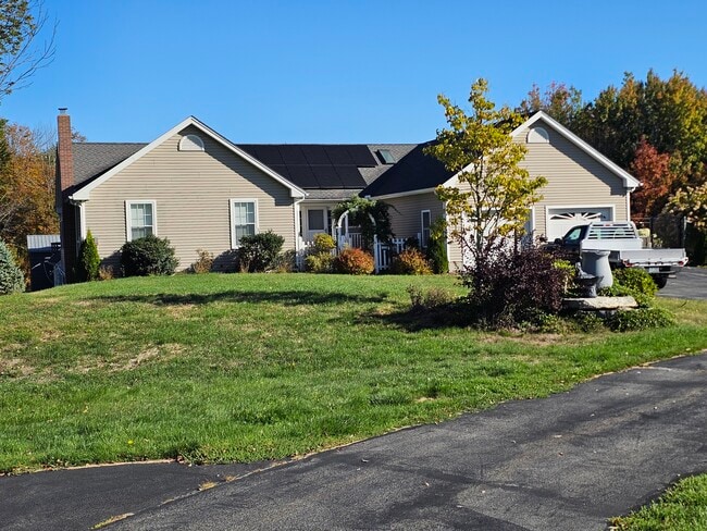 Photo - 585 High St Unit 1