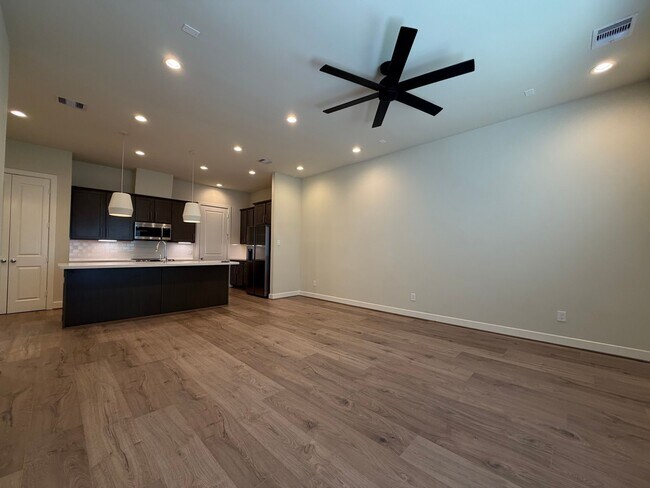 Photo - 5915 Haring Ln