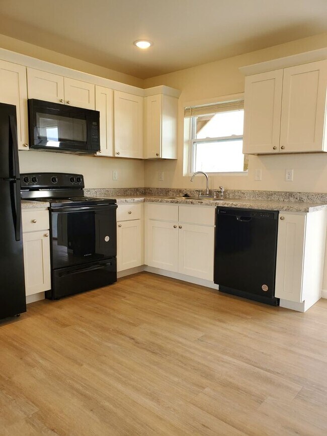 Photo - Cedar Cove Unidad 323-102