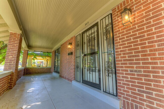 Photo - 345 Malvern St
