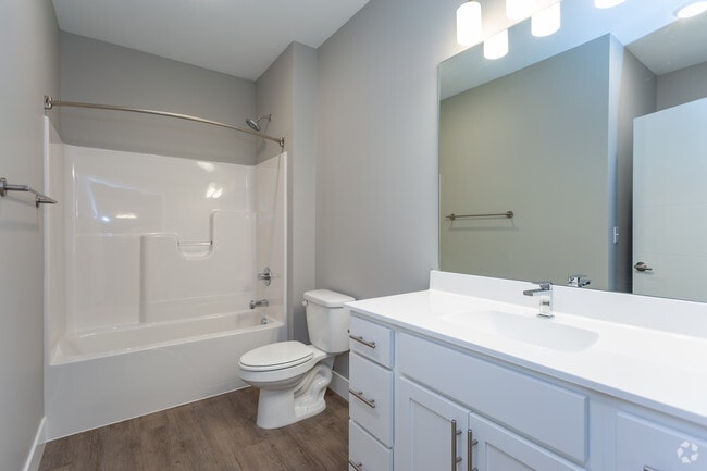 1 BR, 1 BA - 712 SF