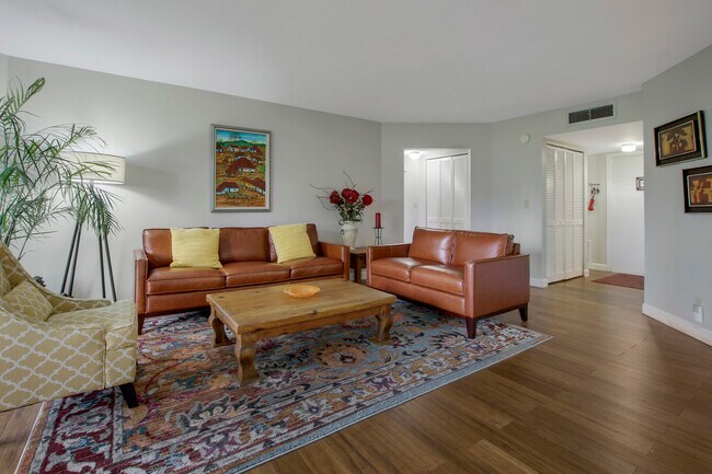 Photo - 3755 Via Poinciana Unit 111